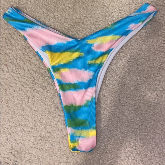 Colorful bikini - Picture 3 of 4